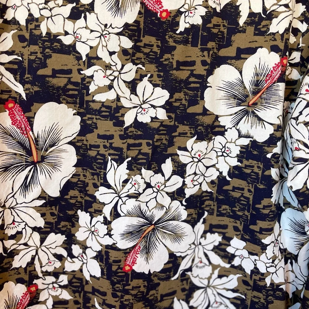 Volcom Men’s Brown and White Casual Button Down Shirt with Floral Pattern - Picture 9 of 9